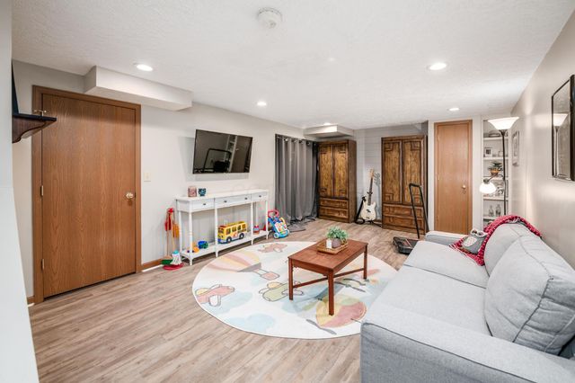 2895 Pheasant Field Drive, Hilliard, OH 43026