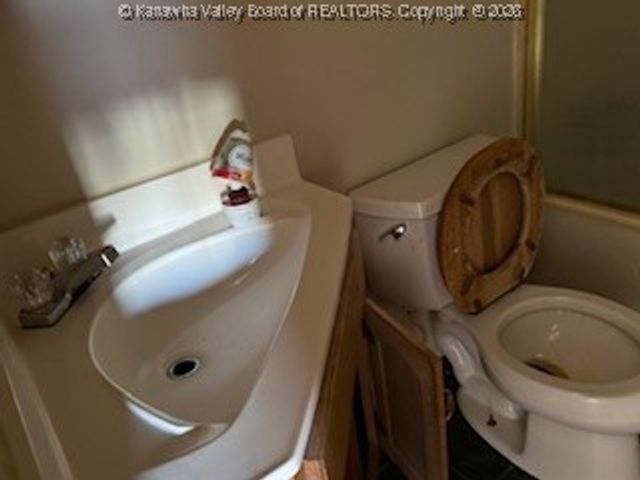 2902 Blaine Boulevard, Charleston, WV 25312