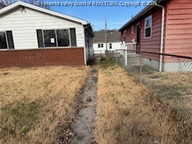 2902 Blaine Boulevard, Charleston, WV 25312