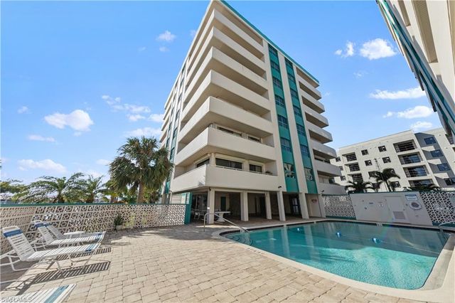 4807 Sunset CT # 405, Cape Coral, FL 33904