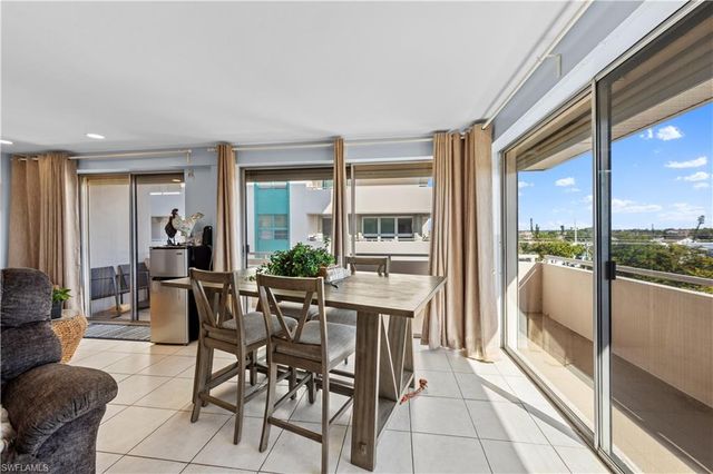 4807 Sunset CT # 405, Cape Coral, FL 33904