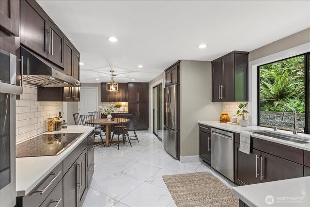 16216 N Meadowdale Road, Edmonds, WA 98026