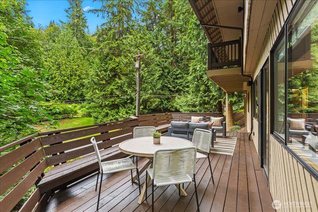16216 N Meadowdale Road, Edmonds, WA 98026