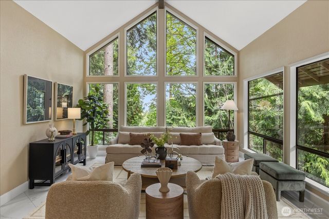 16216 N Meadowdale Road, Edmonds, WA 98026