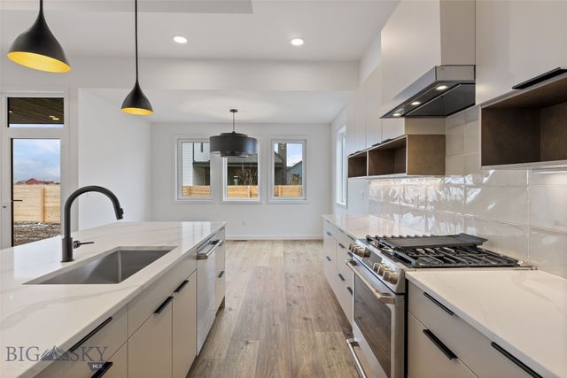 2806 S 30th Avenue, Bozeman, MT 59718