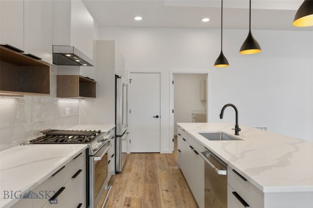 2806 S 30th Avenue, Bozeman, MT 59718