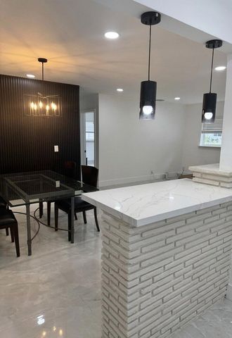29 SE 8th Street, Dania Beach, FL 33004