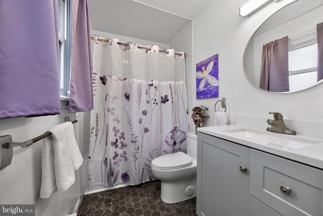 971 OAKDALE DR, Pottstown, PA 19464