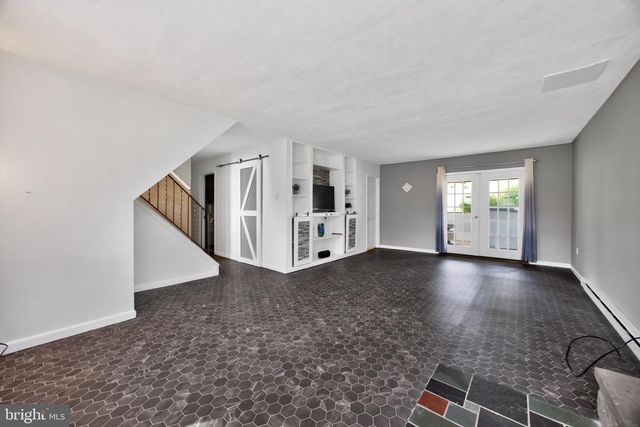 971 OAKDALE DR, Pottstown, PA 19464