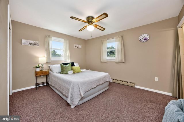 971 OAKDALE DR, Pottstown, PA 19464
