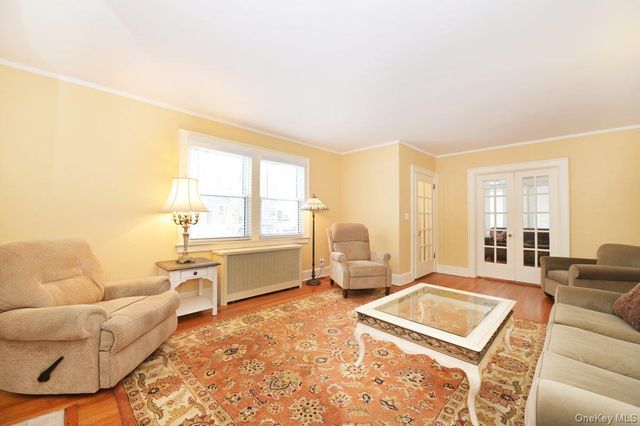 68 Hudson Road, Floral Park, NY 11001