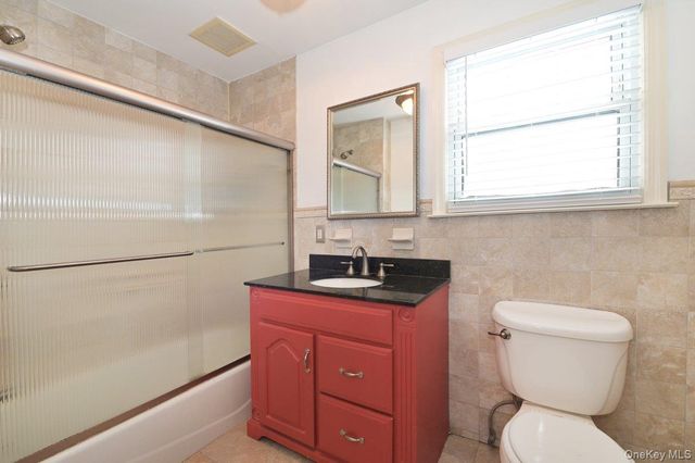 68 Hudson Road, Floral Park, NY 11001