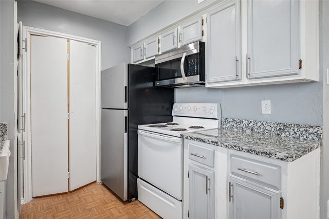 5809 Lake Hubbard Parkway 308, Garland, TX 75043