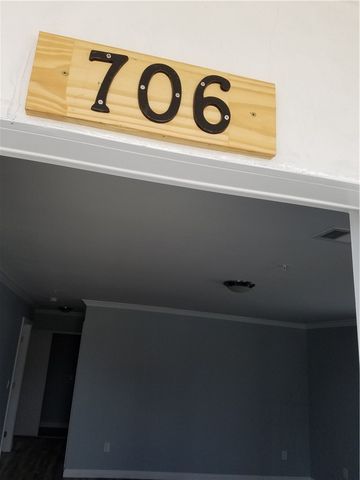706 W 104 th Place, Los Angeles, CA 90044