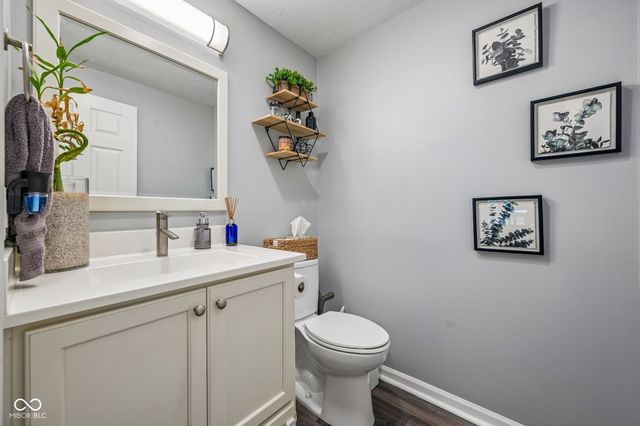 11528 Eden Ridge Court, Indianapolis, IN 46236