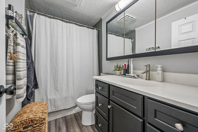 11528 Eden Ridge Court, Indianapolis, IN 46236