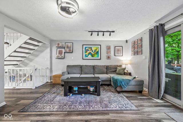11528 Eden Ridge Court, Indianapolis, IN 46236