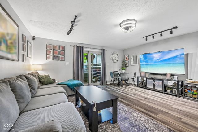 11528 Eden Ridge Court, Indianapolis, IN 46236