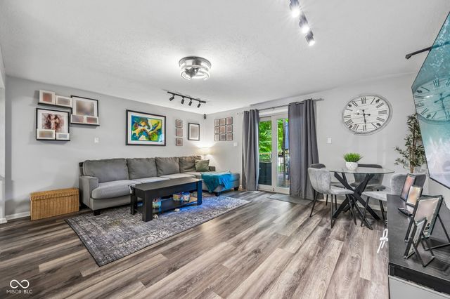 11528 Eden Ridge Court, Indianapolis, IN 46236