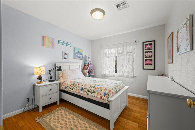 1812 Sicard St, Marysville, CA 95901