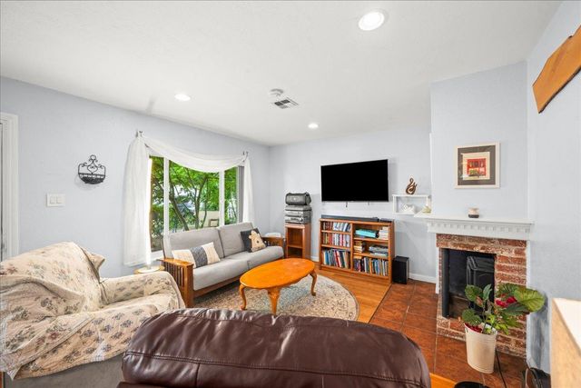 1812 Sicard St, Marysville, CA 95901