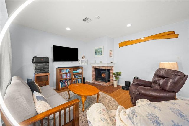 1812 Sicard St, Marysville, CA 95901