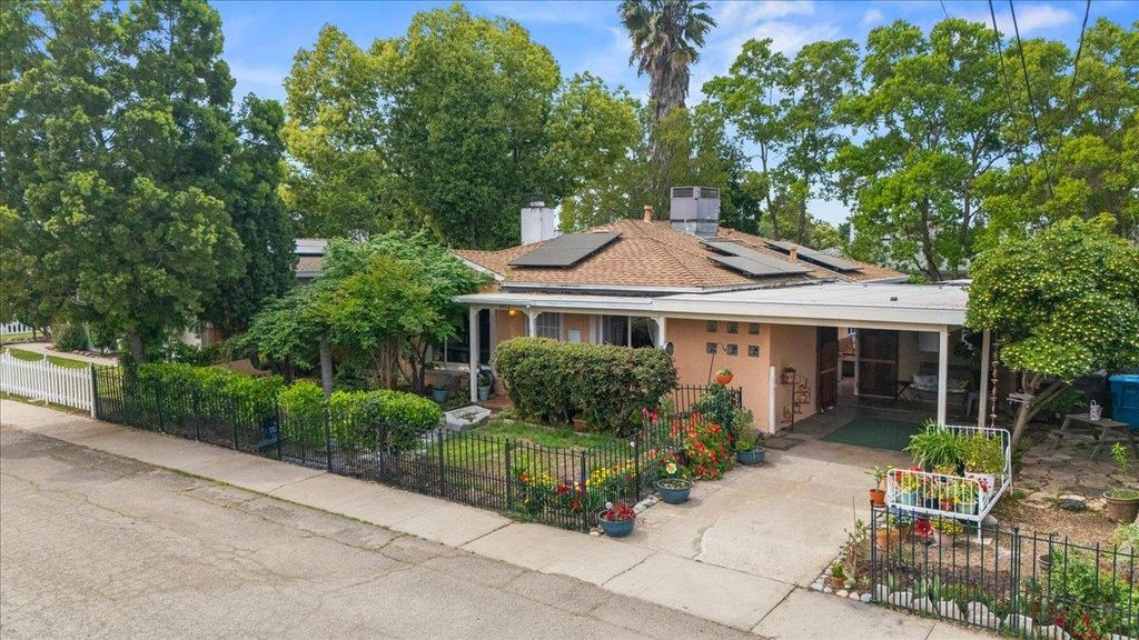 1812 Sicard St, Marysville, CA 95901