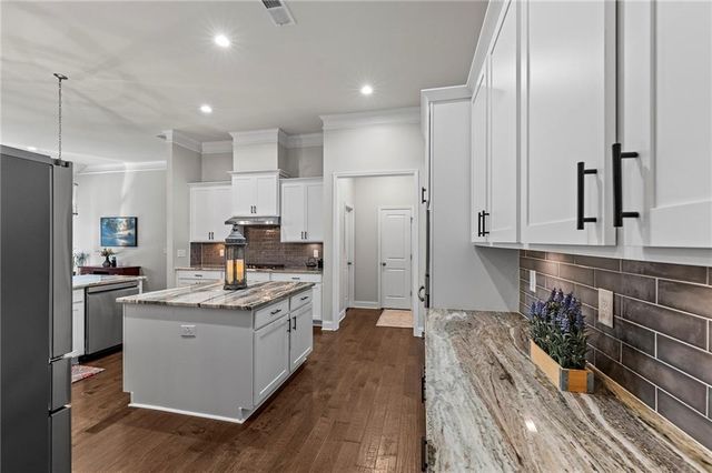 406 Acorn Run, Canton, GA 30115