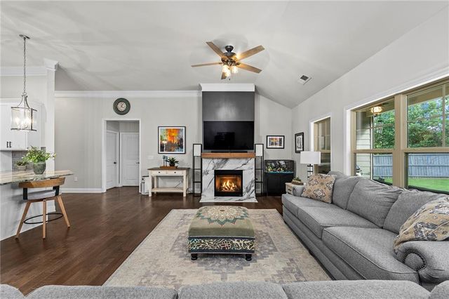 406 Acorn Run, Canton, GA 30115