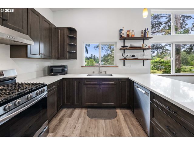 33254 COLUMBIA BEACH Ln, Warrenton, OR 97146