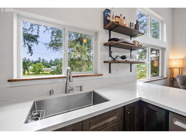 33254 COLUMBIA BEACH Ln, Warrenton, OR 97146