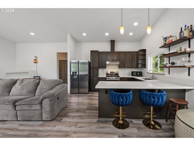 33254 COLUMBIA BEACH Ln, Warrenton, OR 97146