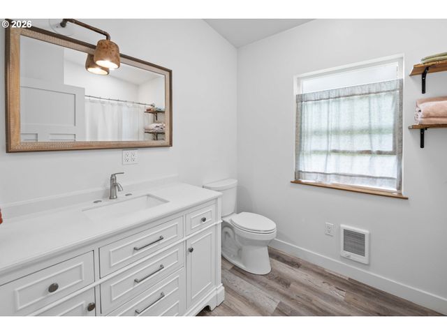 33254 COLUMBIA BEACH Ln, Warrenton, OR 97146