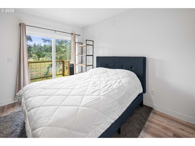 33254 COLUMBIA BEACH Ln, Warrenton, OR 97146