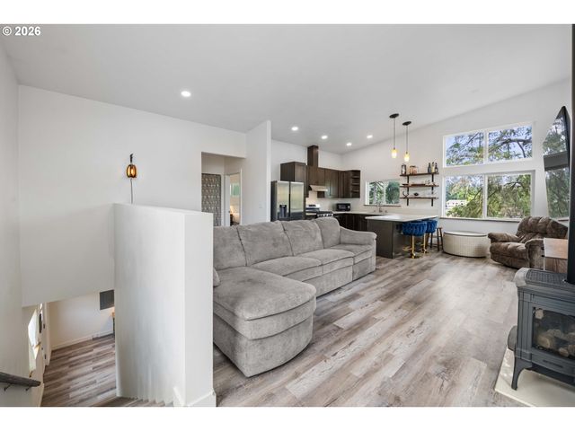 33254 COLUMBIA BEACH Ln, Warrenton, OR 97146