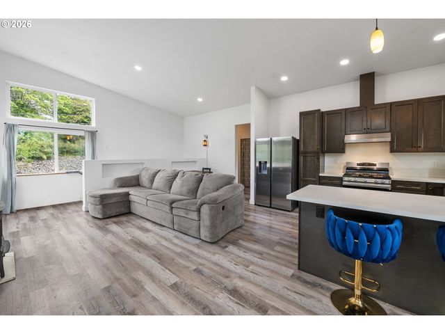 33254 COLUMBIA BEACH Ln, Warrenton, OR 97146