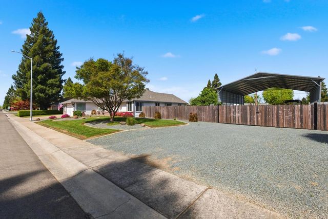3295 Jefferson Ave, Yuba City, CA 95993