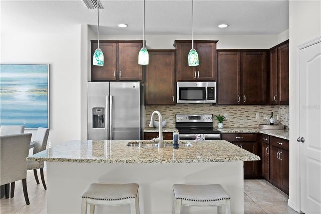 610 53RD AVENUE N, St Petersburg, FL 33703