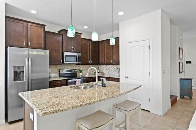 610 53RD AVENUE N, St Petersburg, FL 33703