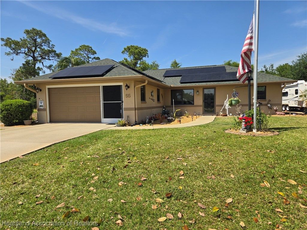 55 Lake Side Trail, Lake Placid, FL 33852