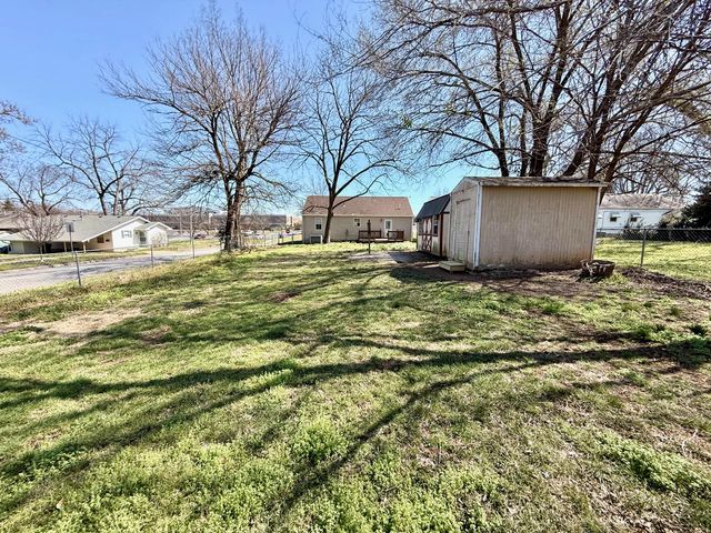 1341 N Fremont Avenue, Springfield, MO 65802