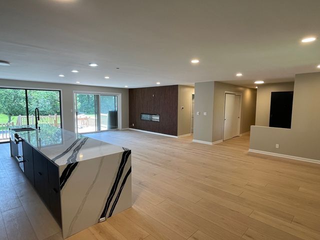 11110 Highland Drive, Naperville, IL 60564