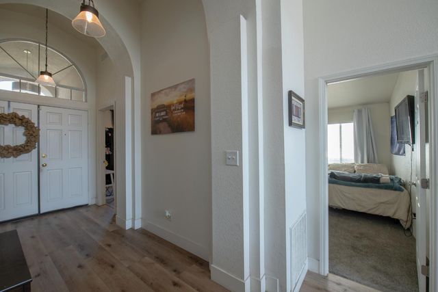 701 Mcarthur Avenue, Clovis, CA 93611