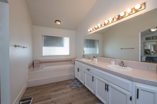 701 Mcarthur Avenue, Clovis, CA 93611