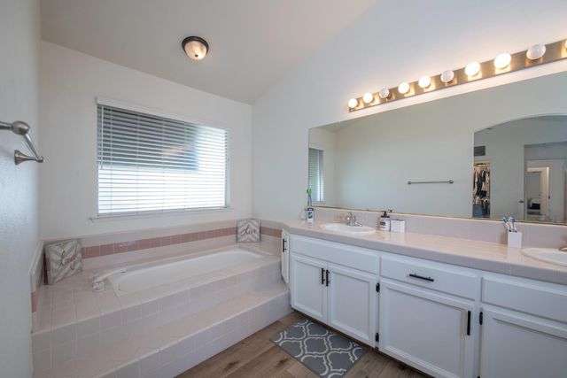 701 Mcarthur Avenue, Clovis, CA 93611