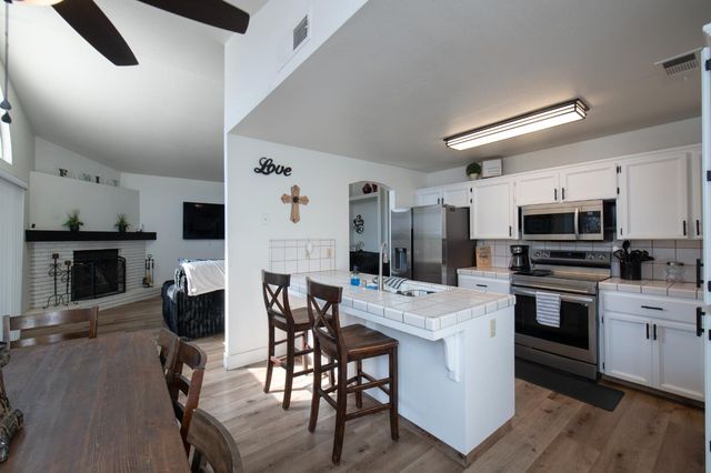 701 Mcarthur Avenue, Clovis, CA 93611