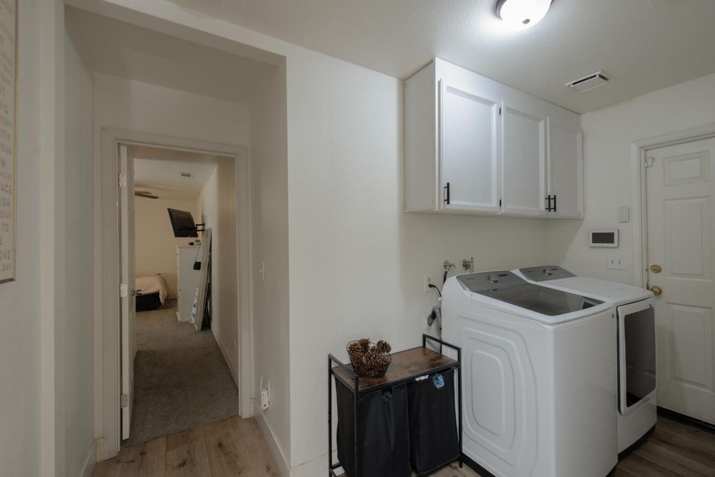 Image 16 of property listing at 701 Mcarthur Avenue, Clovis, CA 93611