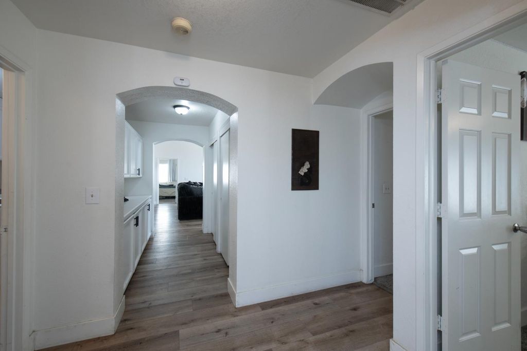 Image 25 of property listing at 701 Mcarthur Avenue, Clovis, CA 93611