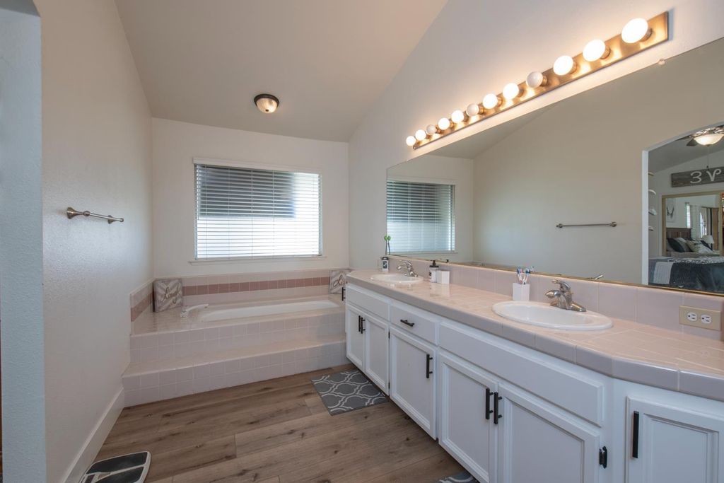 Image 29 of property listing at 701 Mcarthur Avenue, Clovis, CA 93611