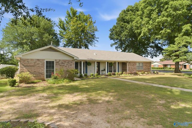 2102 Saint Andrews Street SW, Decatur, AL 35603
